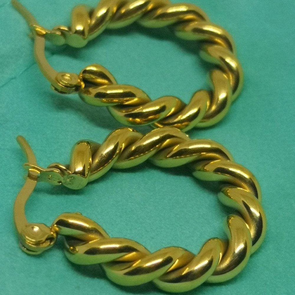 new! earrings. cabel.